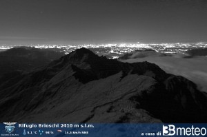 Pasturo_Rifugio_Brioschi_Grignone_webcam_agosto_2014_Ore01_15