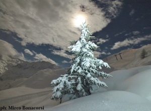 Valbondione Luna piena Lizzola neve foto Mirco Bonacorsi