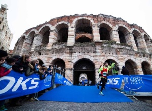 Verona 2015 giulietta e romeo half marathon arena rid photo credit Manuel Scarparo