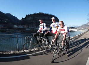 famiglia Moser Ignazio Francesco Aldo lungo l'Adige ciclismo photo Newspower Canon