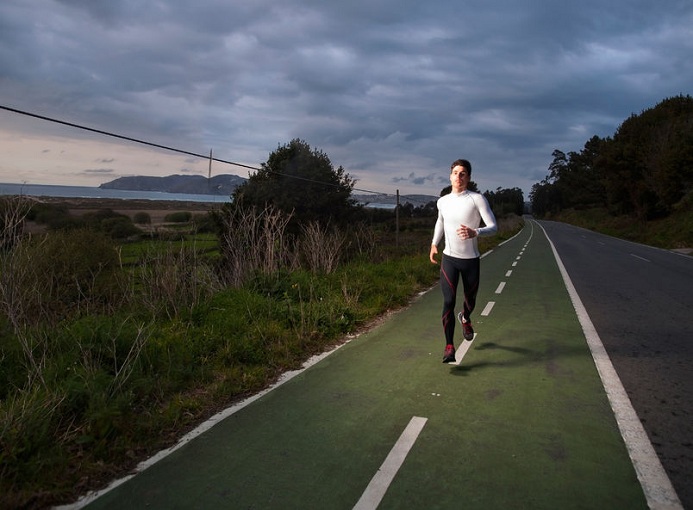 running flash buio strada photo credit 123rf.com-profile_ramonespelt