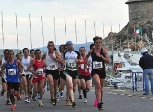 La_mezza_maratona_della_baia_del_sole_alassio_laigueglia_2012_01photo_eventosportivo.com