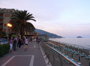 La_mezza_maratona_della_baia_del_sole_alassio_laigueglia_2012_02_photo_eventosportivo.com