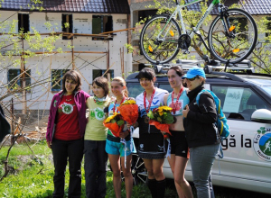 Moieciu_de_Sus_Ecomarathon_2015_podio_rosa_cross_foto_Valetudo_team