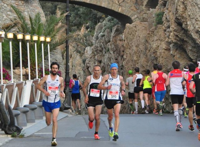 mezza_maratona_baia_del_sole_2015_alassio_laigueglia_photo_credit_eventosportivo.com (1)
