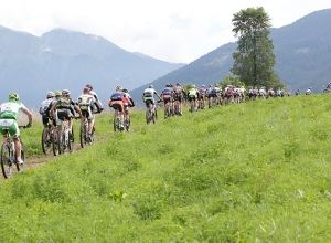 Dolomitica_Brenta_Bike_2015_gruppo_mountain_bike_ph_Newspower_Canon