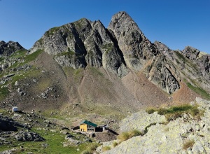 Rifugio_Falc_sulle_pendici_del_Pizzo_dei_Tre_Signori_FOTO_di_Mauro_Lanfranchi