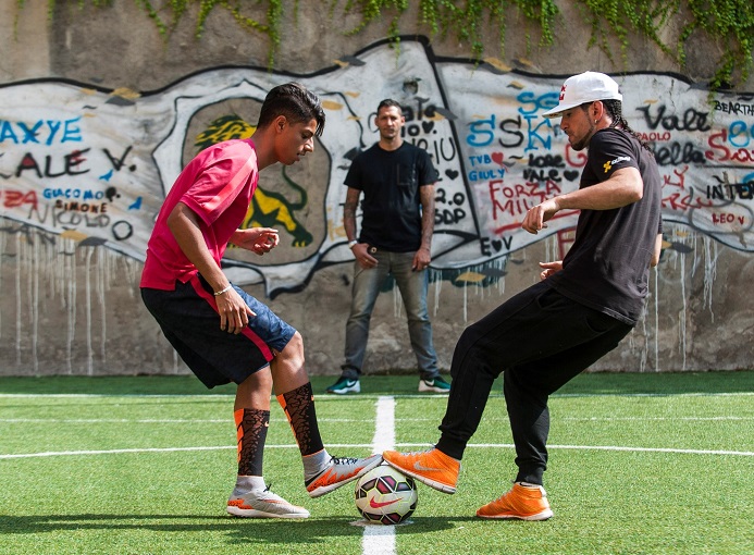 Red Bull Fantasy_marco materazzi_Hachim Mastour e Sean Garnier_ action Ph.RedBullContentPool