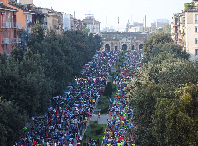 Verona_marathon_2014_folla_ph_Daniela_Bonizzoni