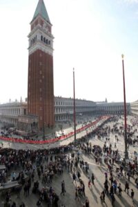Venicemarathon_2015_Venezia_Piazza_san_Marco_01_photo_creditMatteo_Bertolin_G_Colombo_Italo_Greci_Andrea_Pizzato