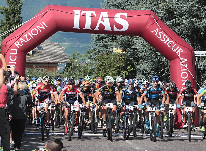 Partenza_Vecia_Ferovia_Fiemme_ciclismo_mtb_2015_ph_Newspower_Canon