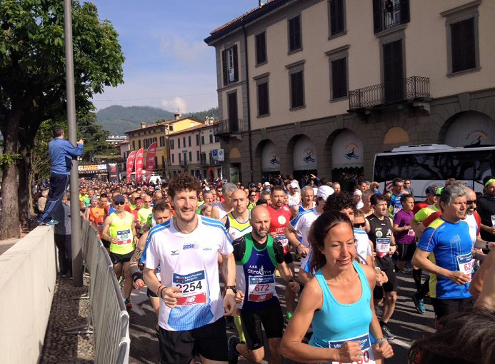 Sarnico Lovere Run 2016 partenza ph credit Runners Bergamo