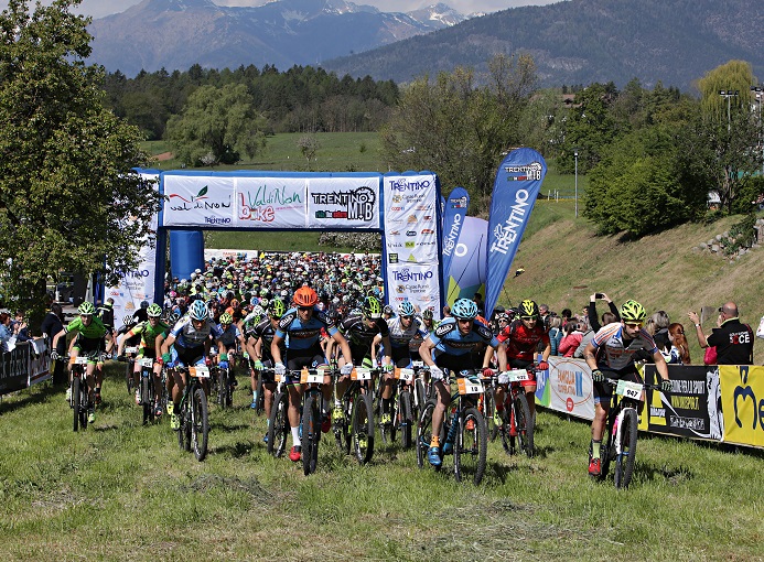 valdinon-bike-2016-cavareno-partenza-mtb-ciclismo-ph-newspower-canon