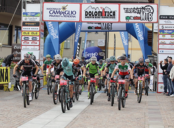 Pinzolo 2015 Dolomitica Brenta Bike Partenza mtb ph newspower