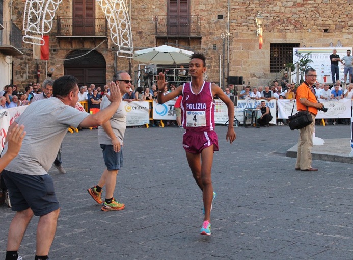 giro-podistico-castelbuono-2016-yeman-crippa