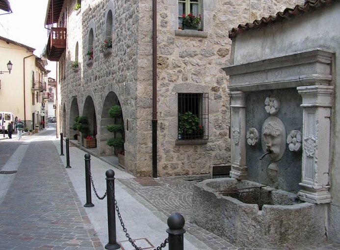 Uno scorcio del borgo di Serina (Bergamo) - photo credit Comune di Serina - www.comune.serina.bg.it
