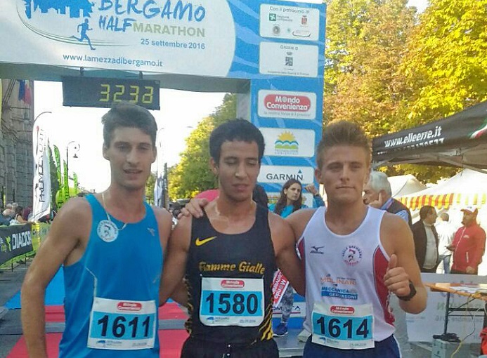 mezza_maratona_bergamo_2016_podio_10km_el_mazoury_nadir_cavagna_nicola_bonzi_ph_credit_giuseppe_lussana