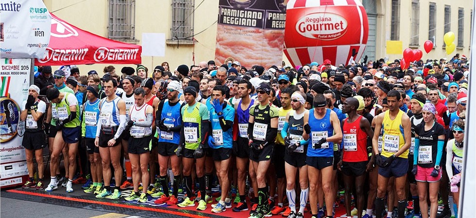 La partenza della Maratona di Reggio Emilia (20ĀŖ edizione, anno 2015)