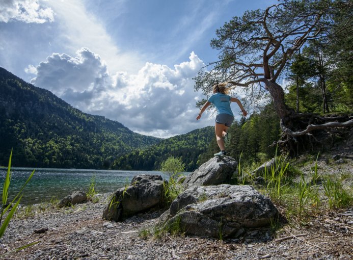 ph. runningacademy.salomon.com