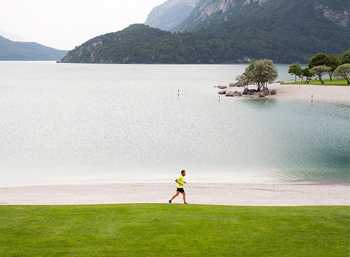 molveno lake running 02 ph filippo frizzera