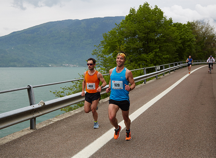 Luca Schizzi e Davide Gazzola al comando dell'Alpago Running Tour - foto Munarin