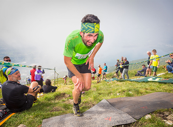 Fabio Bazzana alla Cornizzolo Vertical nella foto di Giacomo Meneghello