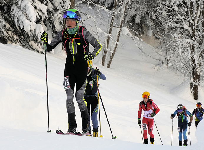 Andrea Prandi in testa alla gara u23 del campionato italiano 2021 di scialpinismo giovani