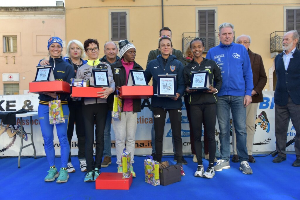 Maratonina Citta di Crema 2022 podio femminile Giovanna Epis