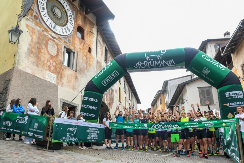 Sportumanza Trail 2023 piazza orologio clusone partenza