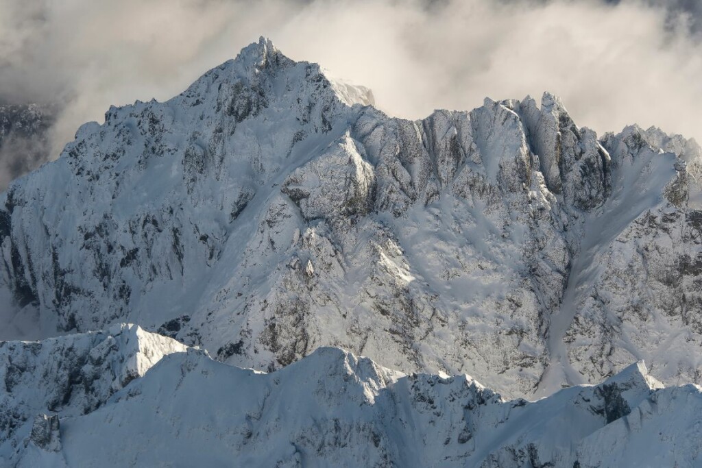 montagna neve cresta