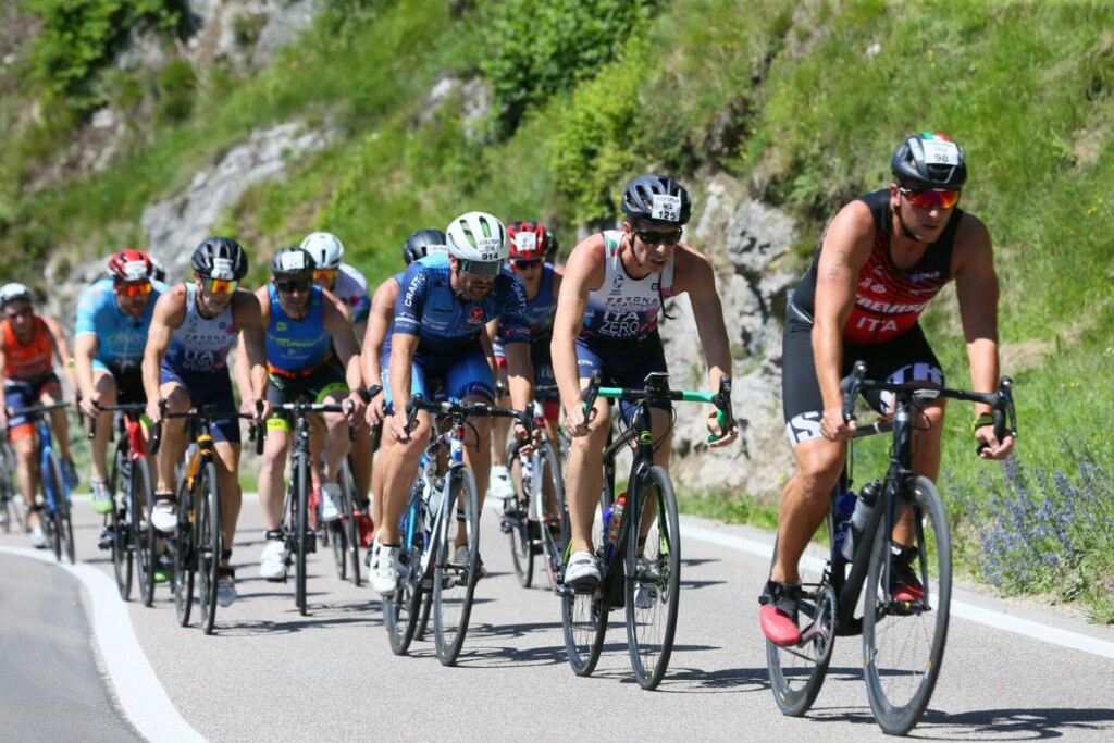 Ledroman triathlon prova ciclismo Lago di Ledro