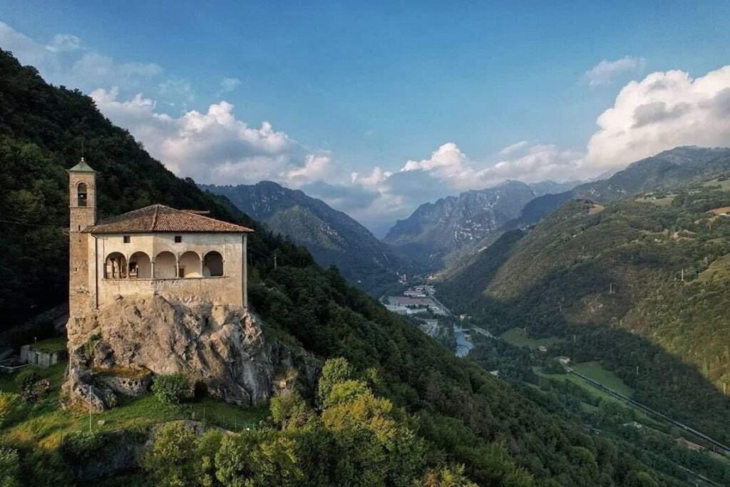 Colzate Santuario di San Patrizio St Patrick s Vertical
