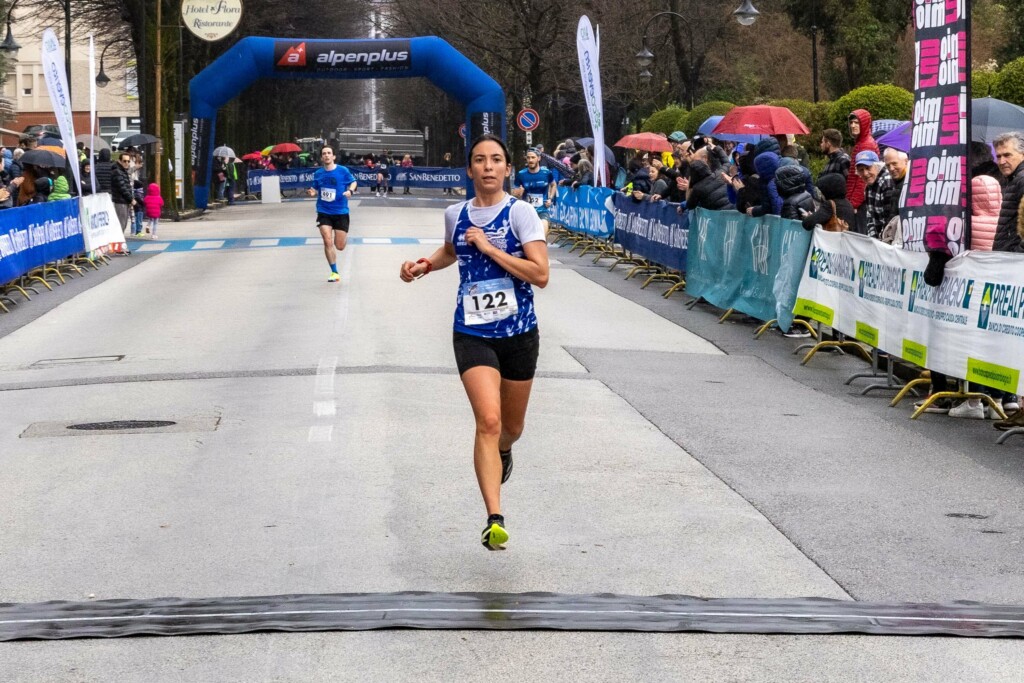 Maratonina della Vittoria 2025 Vittorio Veneto arrivo della trevigiana Giulia Delgado