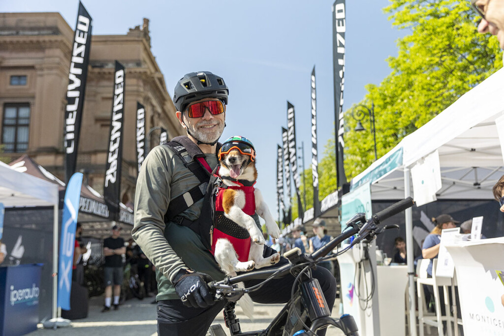 Bike Up Bergamo 2025 ciclista bici cane