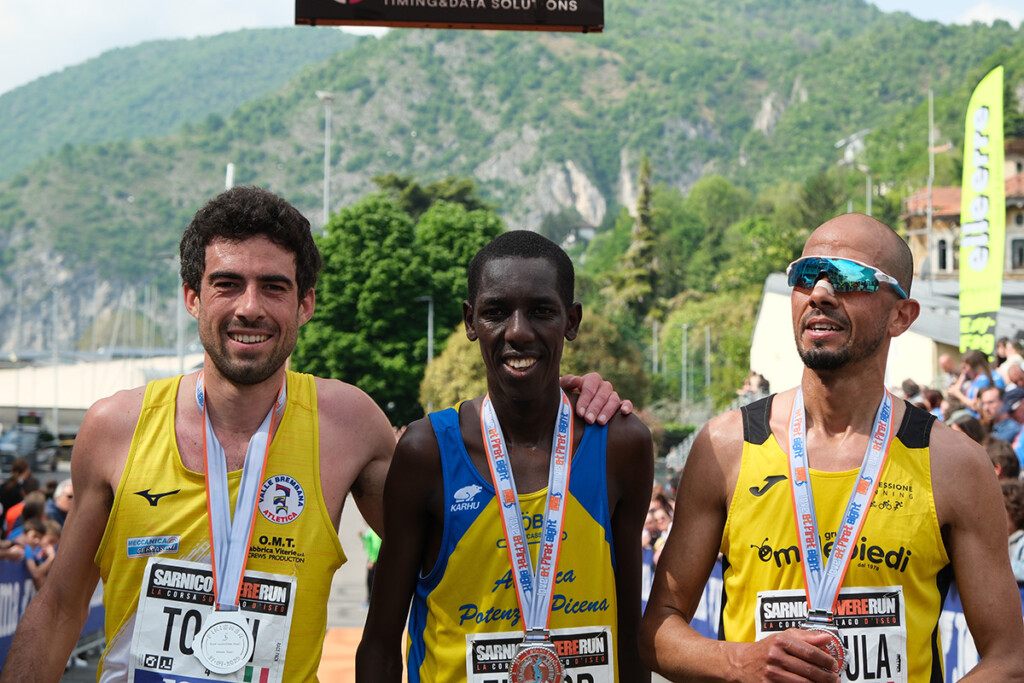 Podio maschile Sarnico Lovere 2025 con Simon Ekidor Dudi, Manuel Togni, Mohammed Zouioula