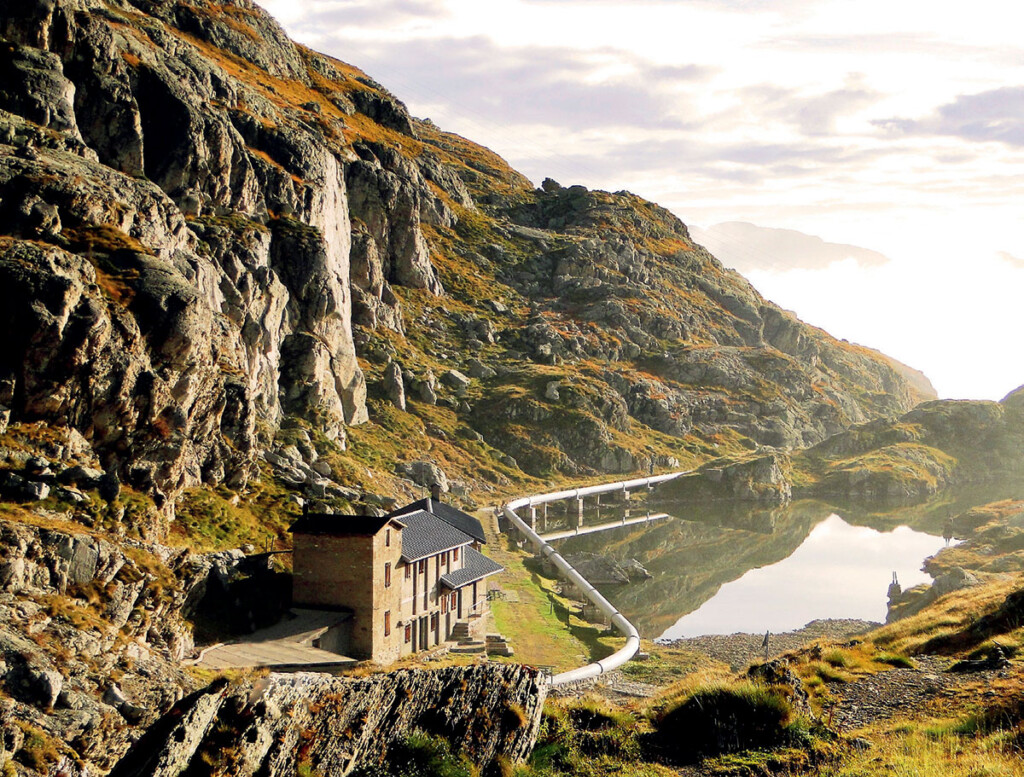 Valgoglio Rifugio Lago Nero dal sentiero 268