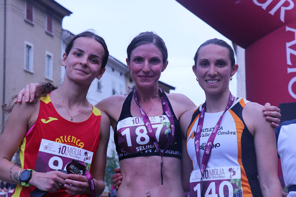 Selina Christandl, Andreea Lucaci ed Elisa Sartori sul podio femminile della 10 Miglia del Teroldego 2025 a Mezzolombardo