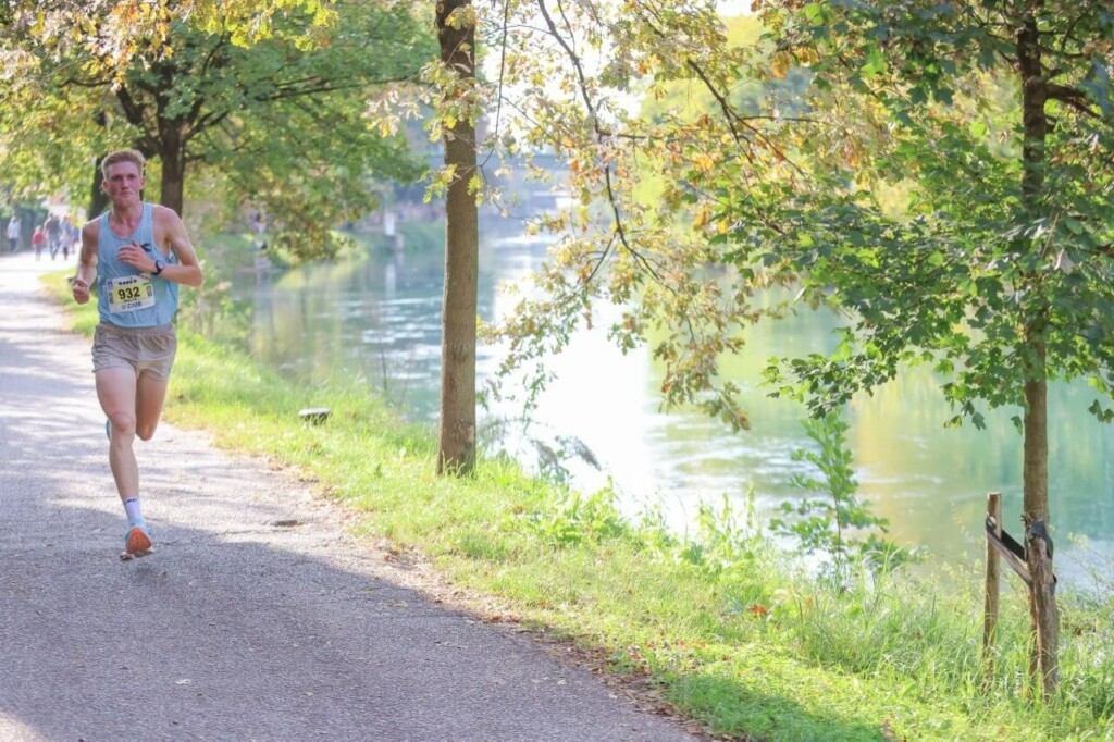 Mezza di Treviso 2025 passaggio vincitore Malte Propp lungo il Sile