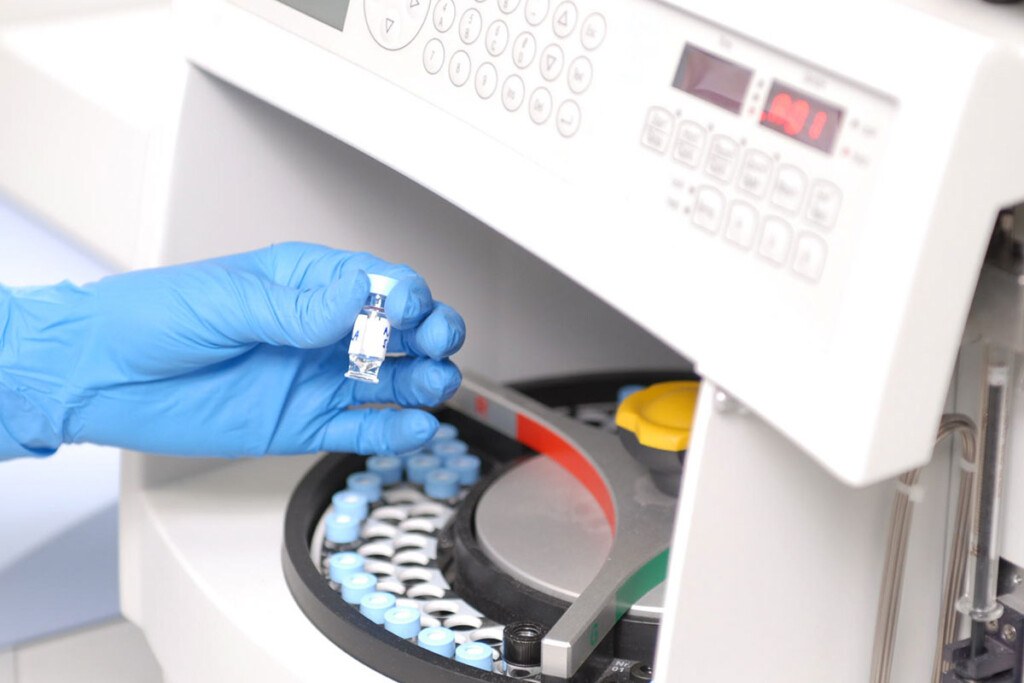 Test antidoping in laboratorio sportivo per la rilevazione di sostanze vietate.