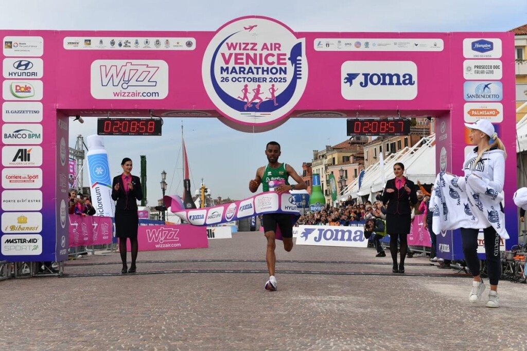 maratona di venezia 2025 vincitore Deribe Robi
