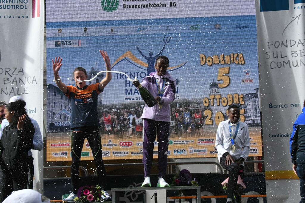 trento half marathon 2025 podio f sara bottarelli seconda classificata