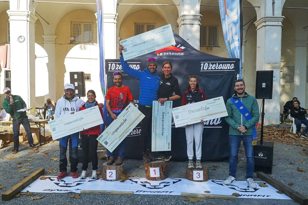 Premiazione finale della Crazy Vertical Italy Cup Fisky 2025 al Vertikal Punta Martìn di Mele con i vincitori Marcello Ugazio e Benedetta Broggi insieme al vicepresidente Fisky Roberto Mattioli.