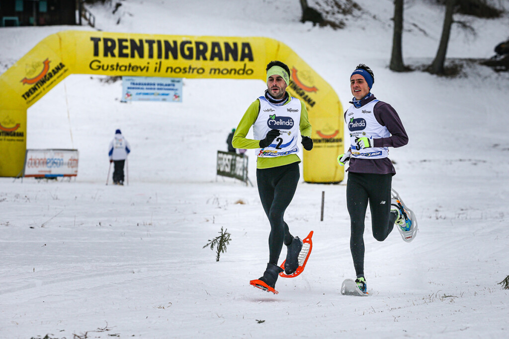 Alex Baldaccini e Alberto Vender in gara a La Ciaspolada 2025 sul tracciato innevato.