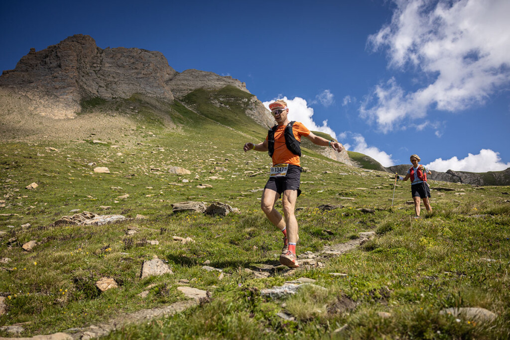 Trail runner in azione sul Gran Trail Courmayeur, durante la gara tra i sentieri ai piedi del Monte Bianco – foto Roberto Roux / ZZAM Agency