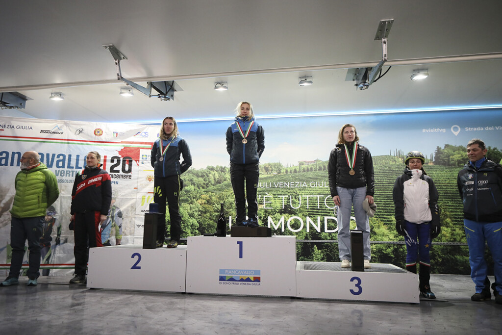 Podio femminile Campionato Italiano Sci Alpinismo Vertical 2025 a Piancavallo