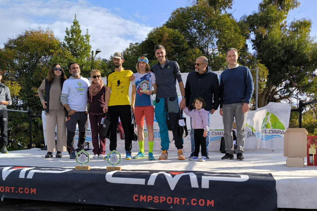 Premiazione del Trail del Ciapà 2025 sul palco allestito a Cervo.