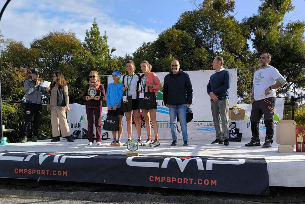 Premiazione del Trail del Ciapà 2025 sul palco allestito a Cervo.