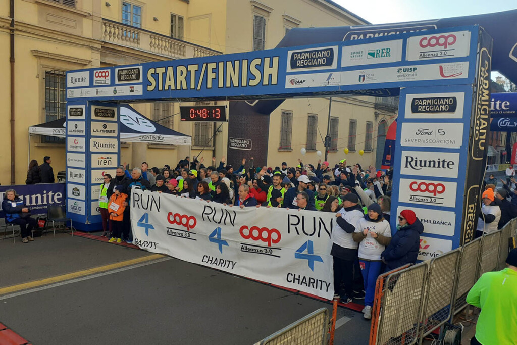 Partenza Run4Charity Coop Alleanza 3.0 alla Maratona di Reggio Emilia 2025