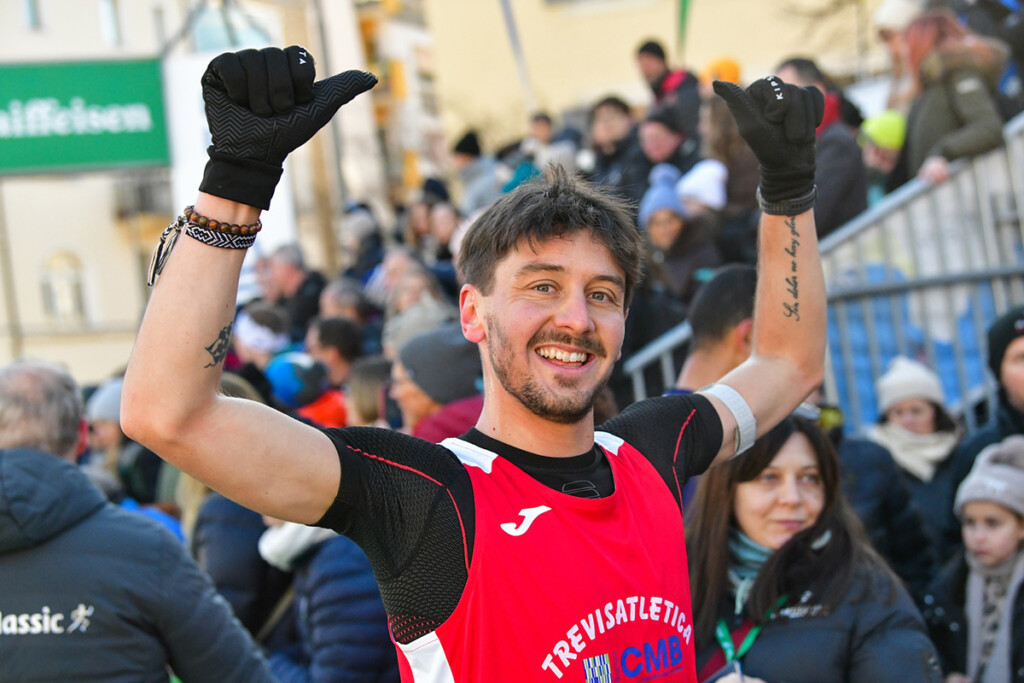 Federico Polesana esulta al traguardo dopo la vittoria alla BOclassic Ladurner 2025