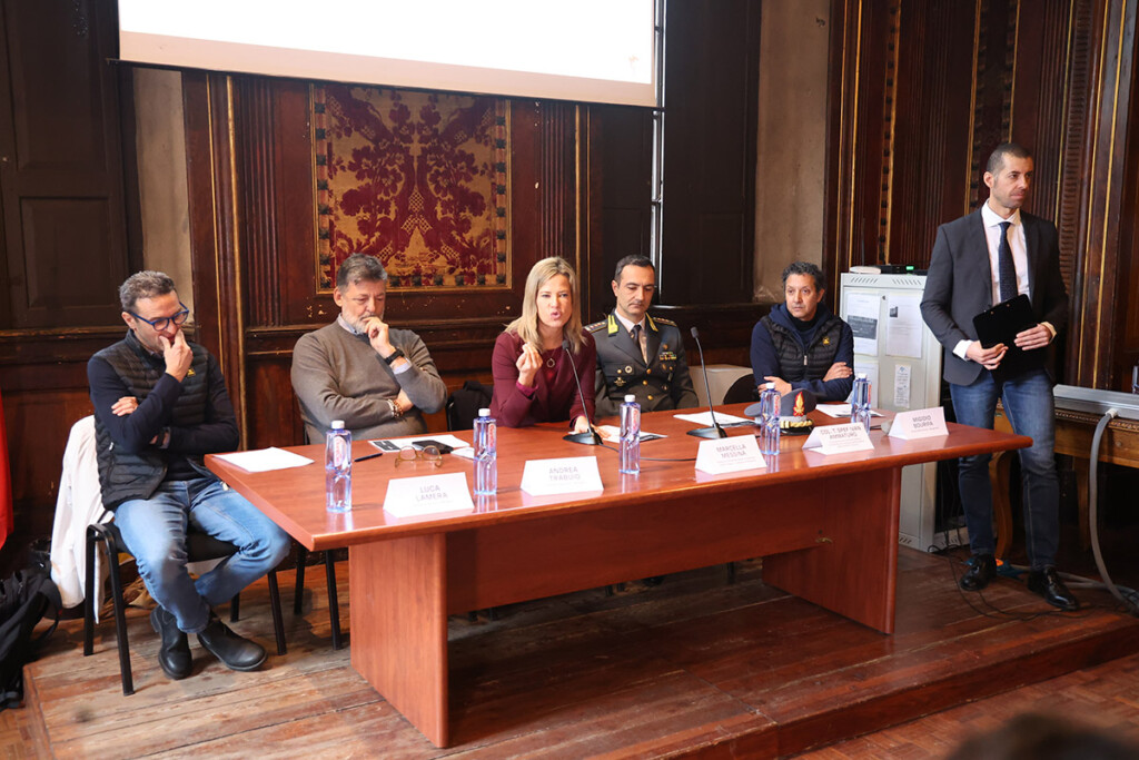 Conferenza stampa di presentazione di Bergamo21 e Bergamo Urban Night Trail 2026 nella Sala Galmozzi del Comune di Bergamo, con Marcella Messina, Andrea Trabuio, Luca Lamera, Ivan Ammaturo e Migidio Bourifa.